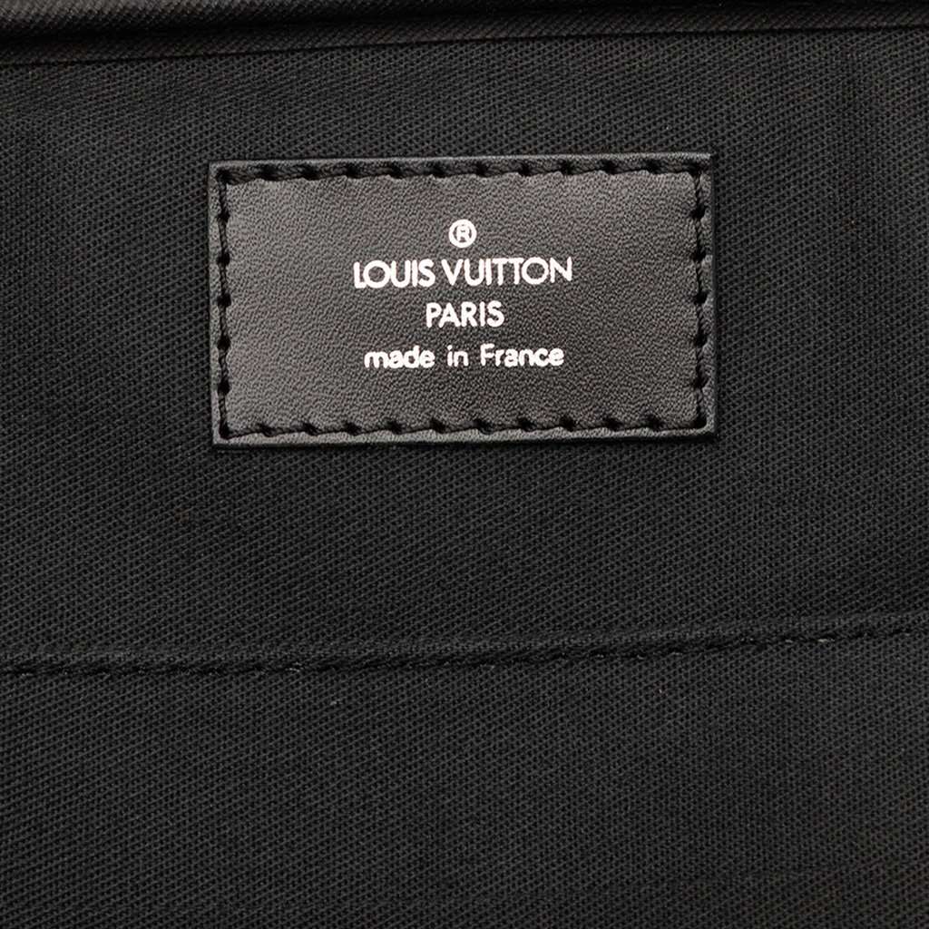 Louis Vuitton Taiga Tura Black Leather Very good condition - Box View