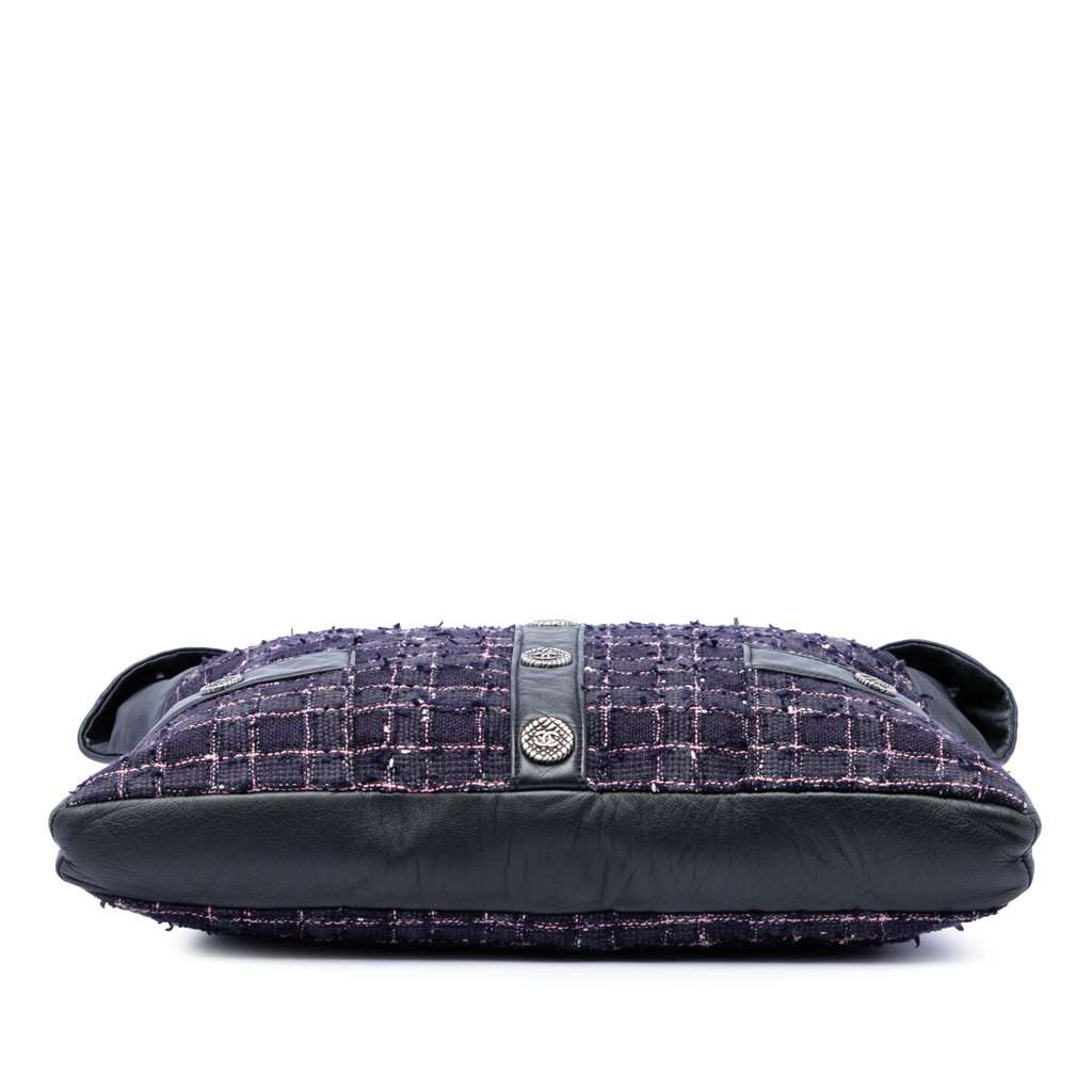 Chanel Medium Tweed and Lambskin Girl Bag Purple Very good condition - Inside View