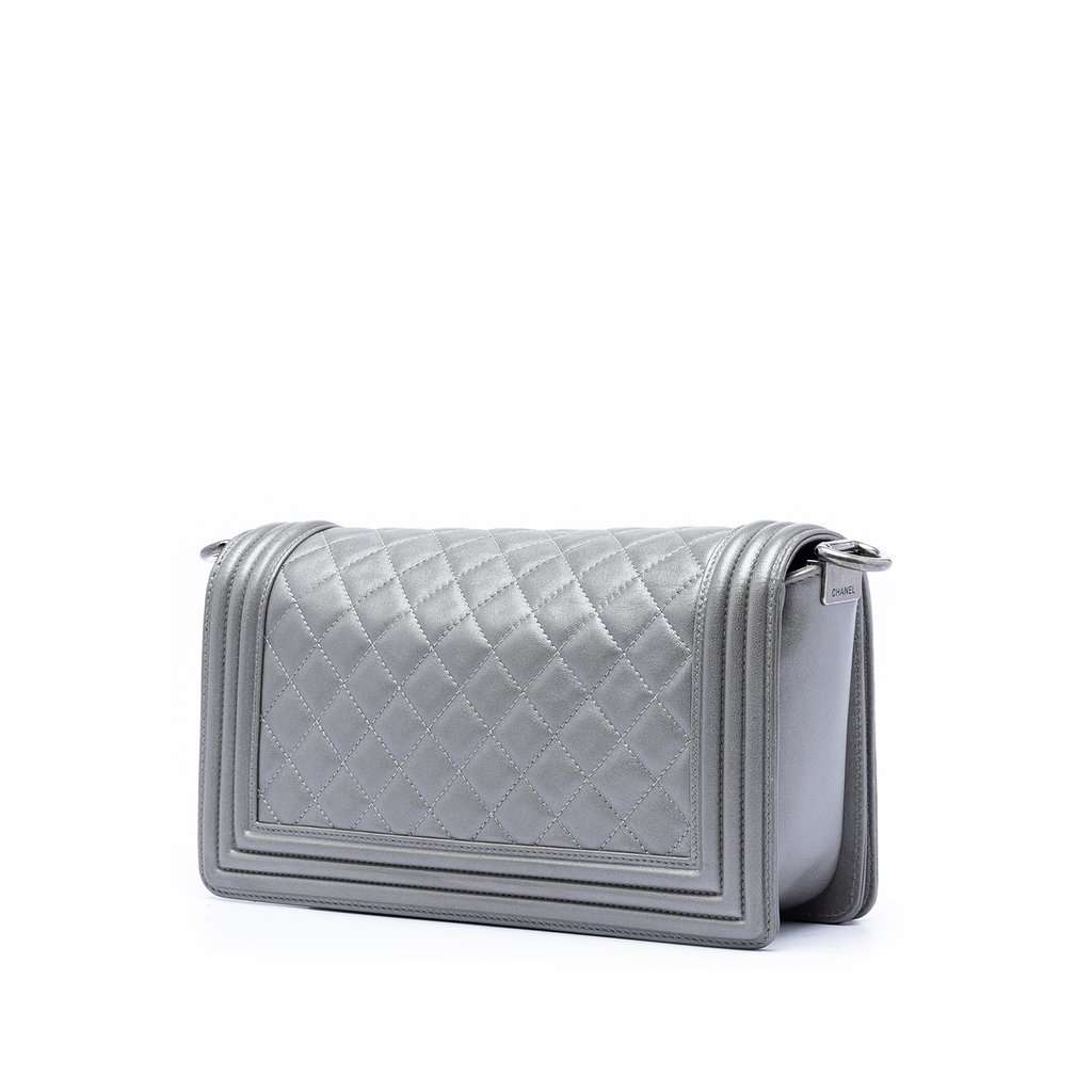 Chanel Old Medium Quilted Lambskin Boy Flap Other Leather Very good condition - Back View