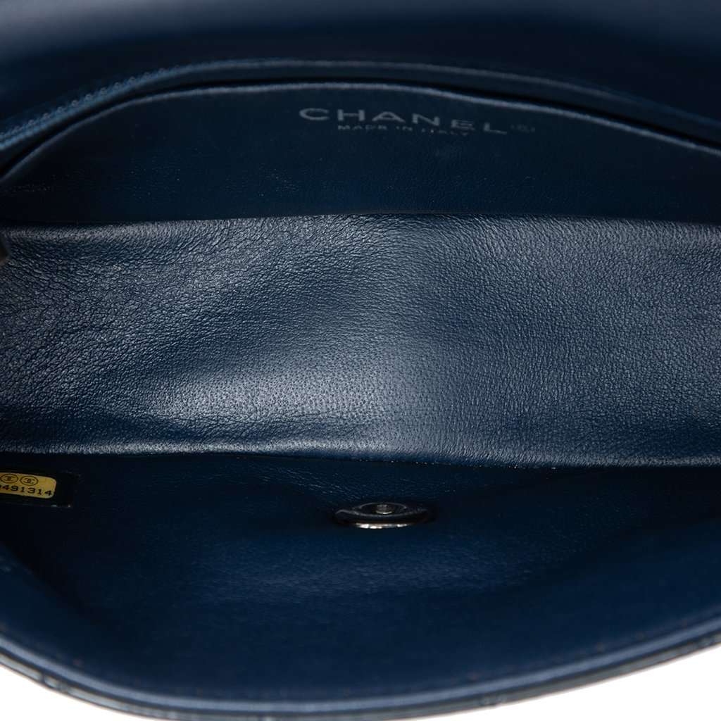 Chanel Mini Rectangular Classic Patent Single Flap Blue Leather Very good condition - Model View
