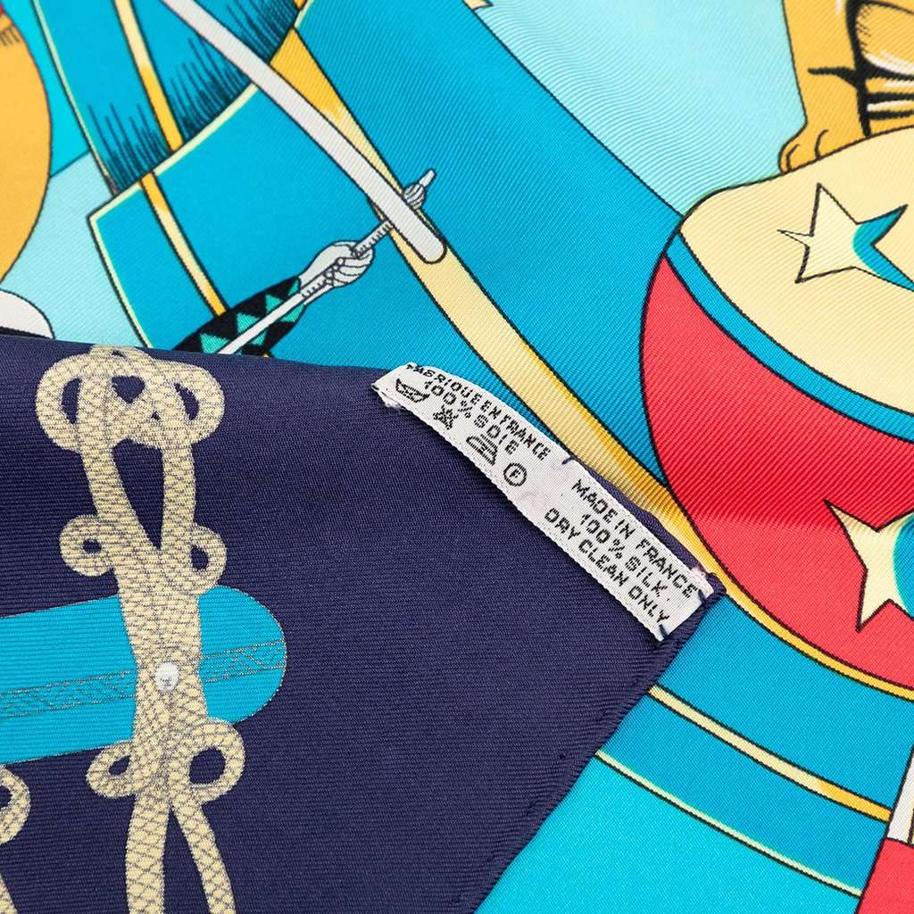 Hermès Circus Silk Scarf 90 Blue Very good condition - Model View
