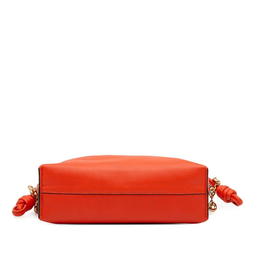 Loewe Mini Nappa Flamenco Knot Clutch with Chain Orange Leather Very good condition - Inside View