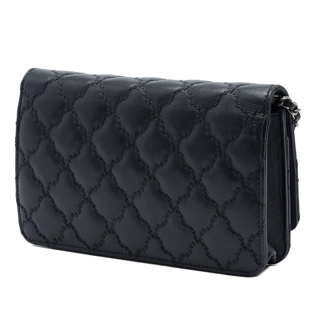 Chanel CC Quilted Calfskin Double Stitch Hamptons Wallet On Chain Black Leather Very good condition - Back View