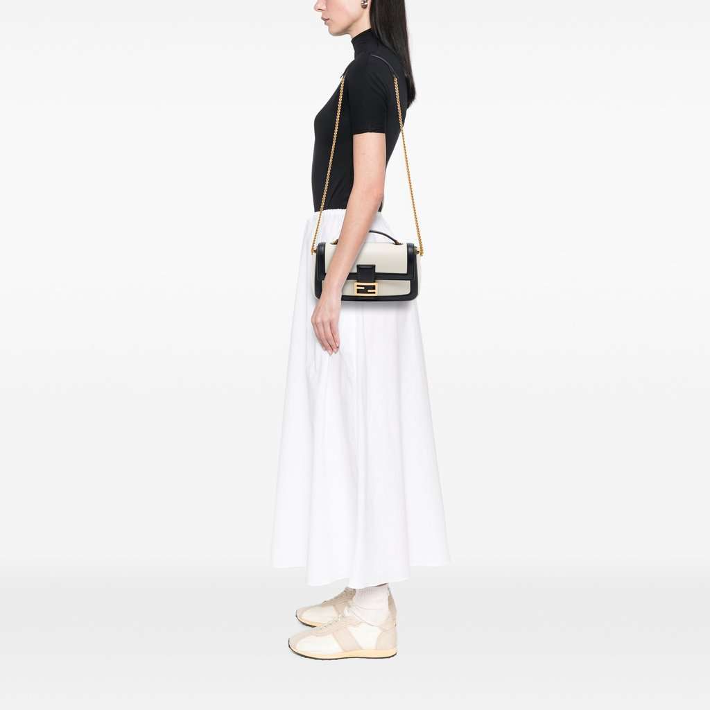 Fendi Bicolor Leather Chain Midi Baguette White Leather Very good condition - Model View