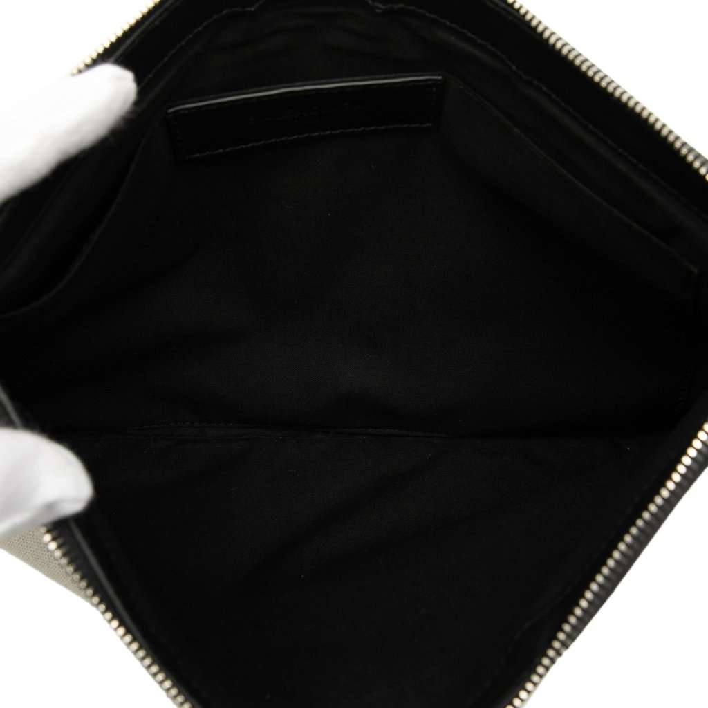 Balenciaga M Canvas Navy Clip Clutch White Very good - Model View