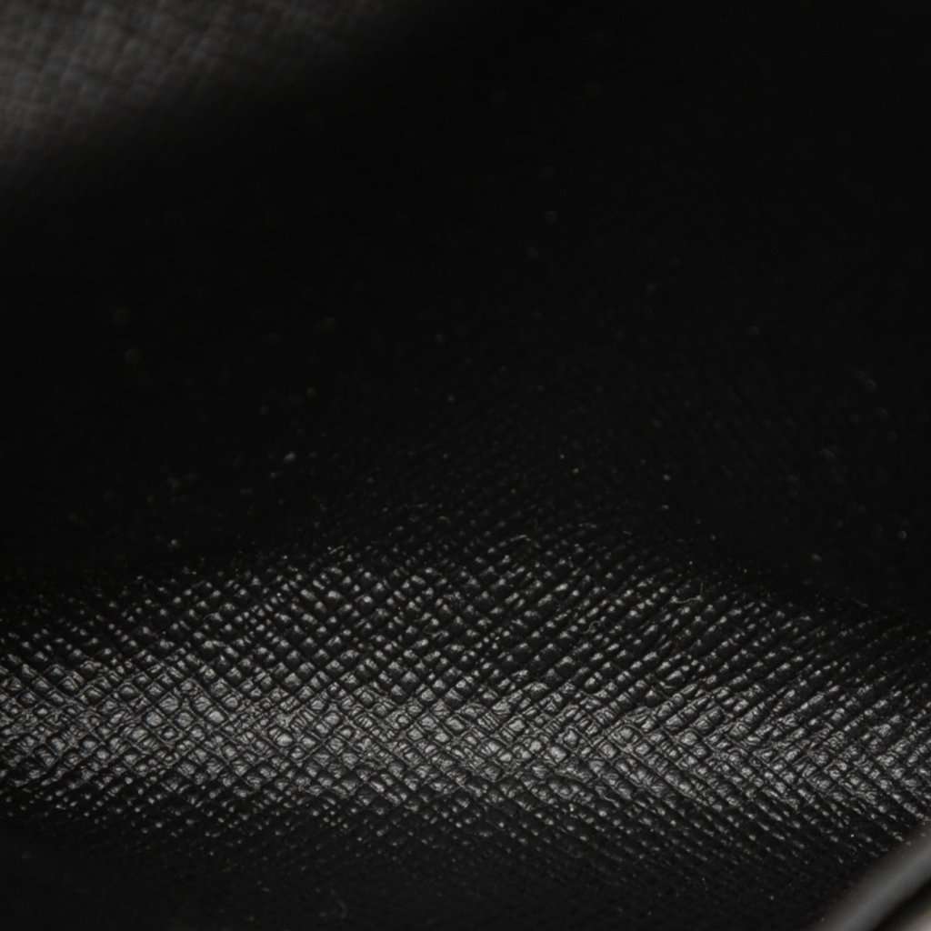 Louis Vuitton Epi Card Case Black Leather Very good condition - Model View