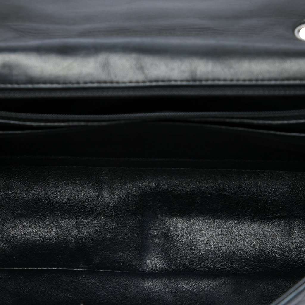 Chanel Jumbo Classic Lambskin Single Flap Black Leather Very good condition - Model View