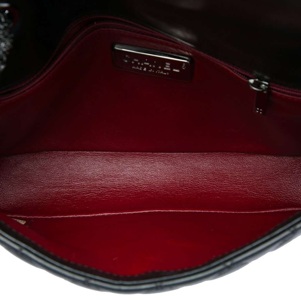 Chanel Medium Quilted Lambskin Westminster Pearl Flap Black Leather Very good - Model View