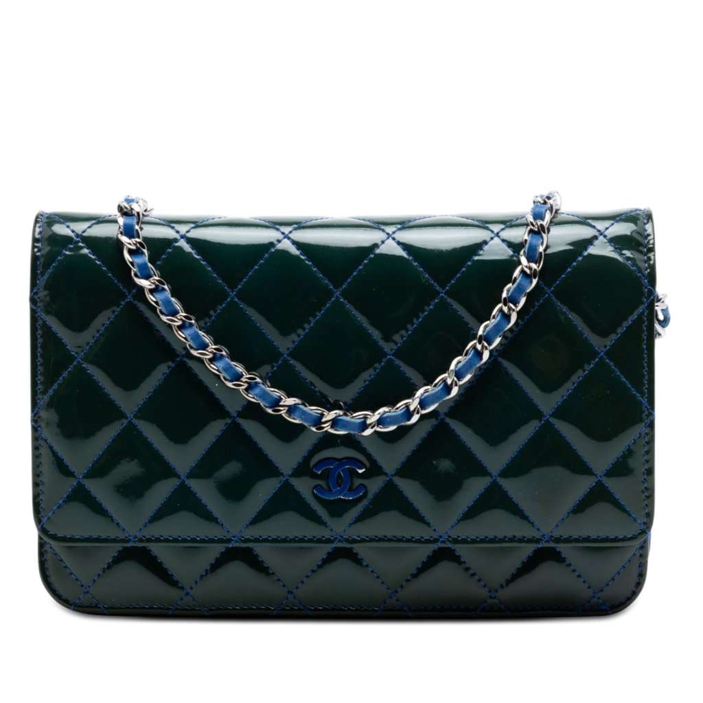 Chanel CC Quilted Patent Incognito Wallet On Chain Blue Leather Very good condition - Front View