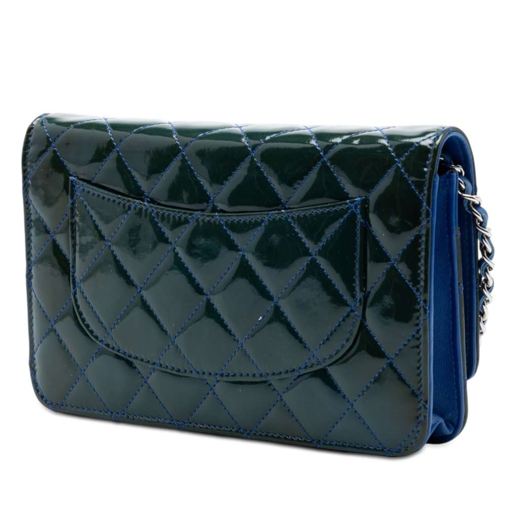 Chanel CC Quilted Patent Incognito Wallet On Chain Blue Leather Very good condition - Back View