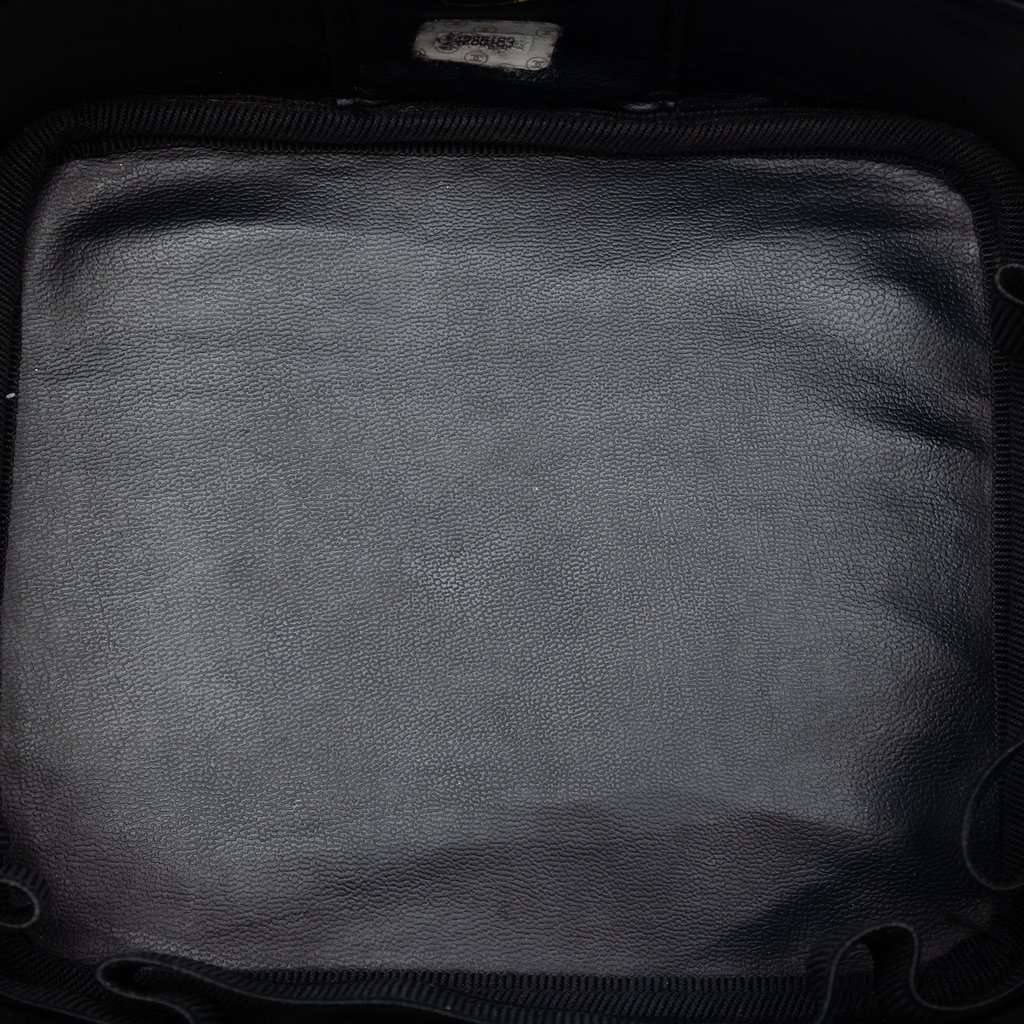 Chanel CC Caviar Vanity Case Black Leather Very good - Model View