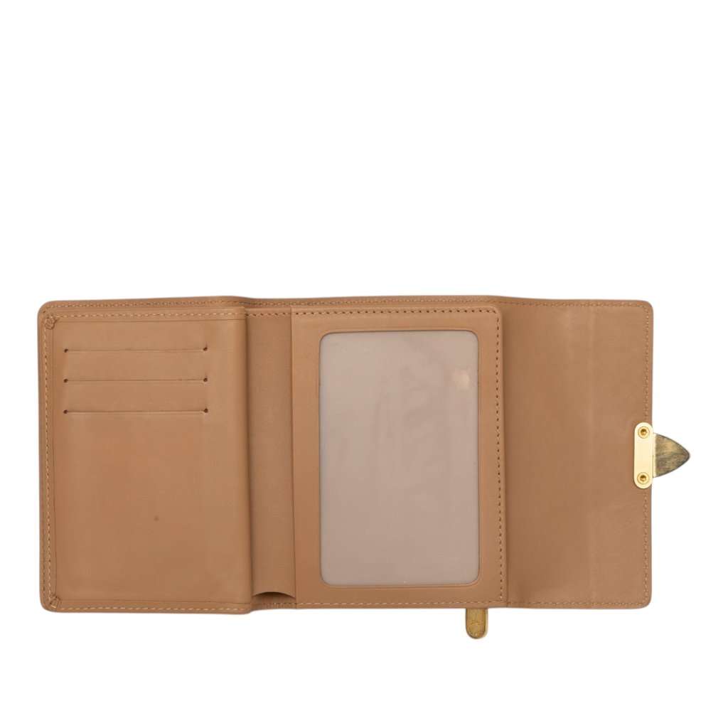 Louis Vuitton Monogram Vernis Koala Wallet Beige Leather Very good - Model View
