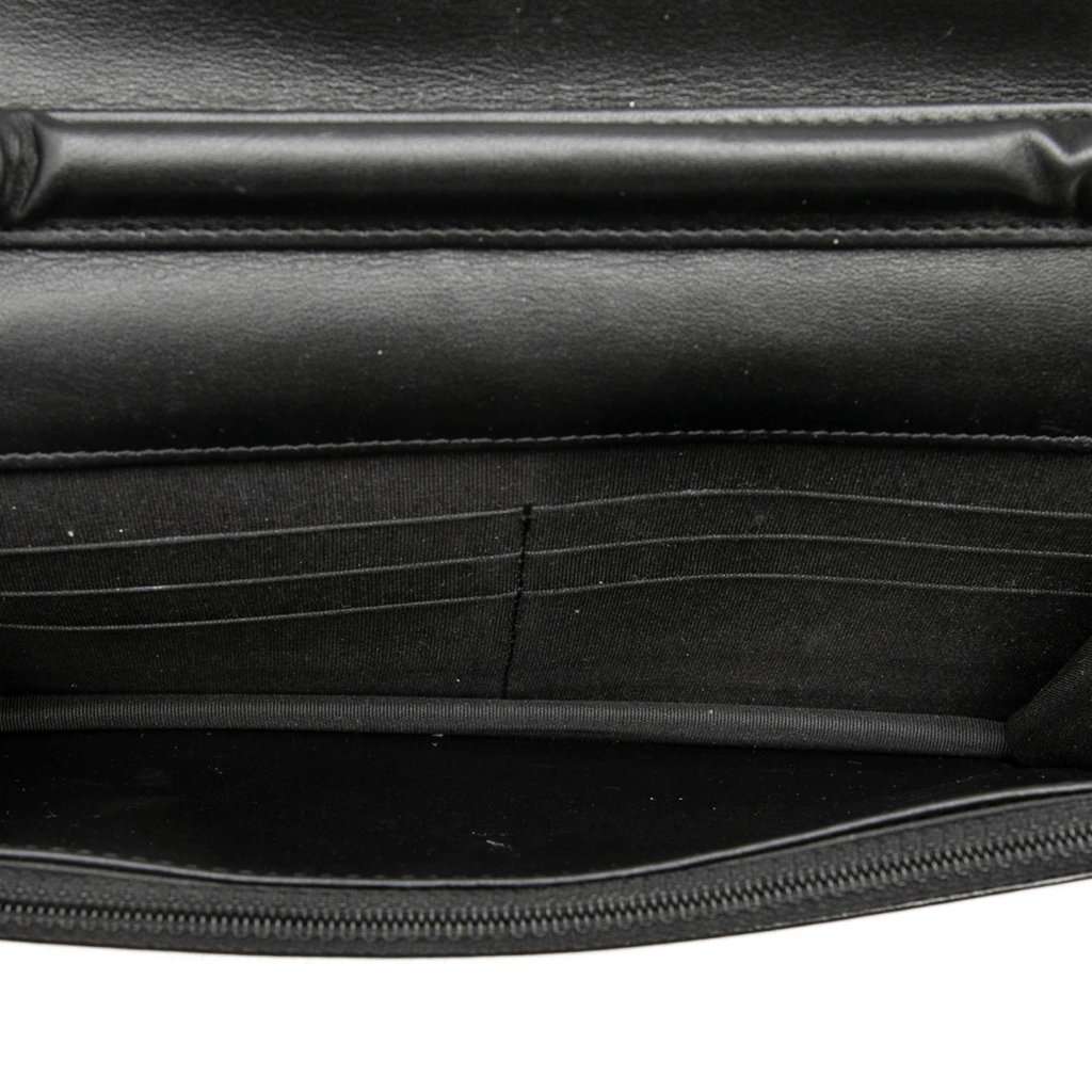 Chanel Caviar CC Filigree Wallet On Chain Black Leather Very good condition - Model View