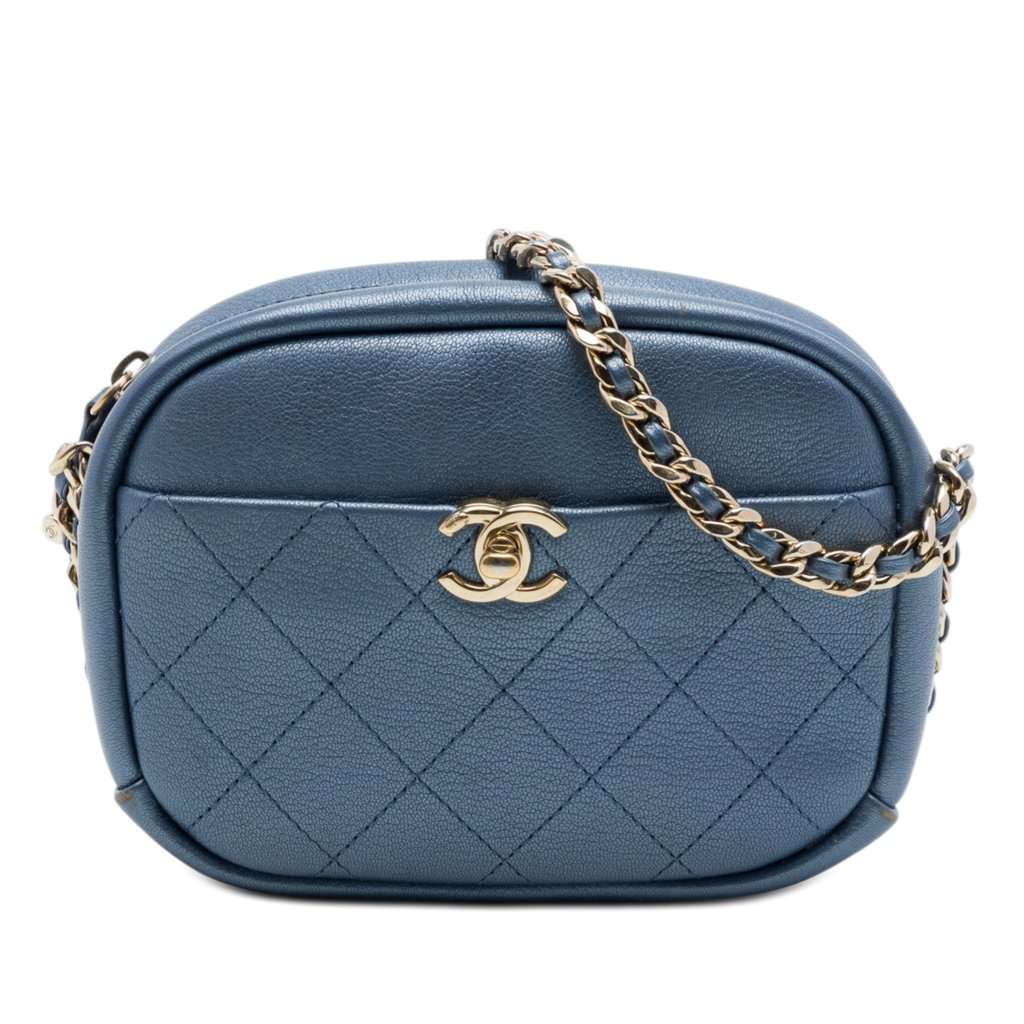 Chanel Small Quilted Metallic Goatskin Casual Trip Camera Bag Blue Leather Very good condition - Front View