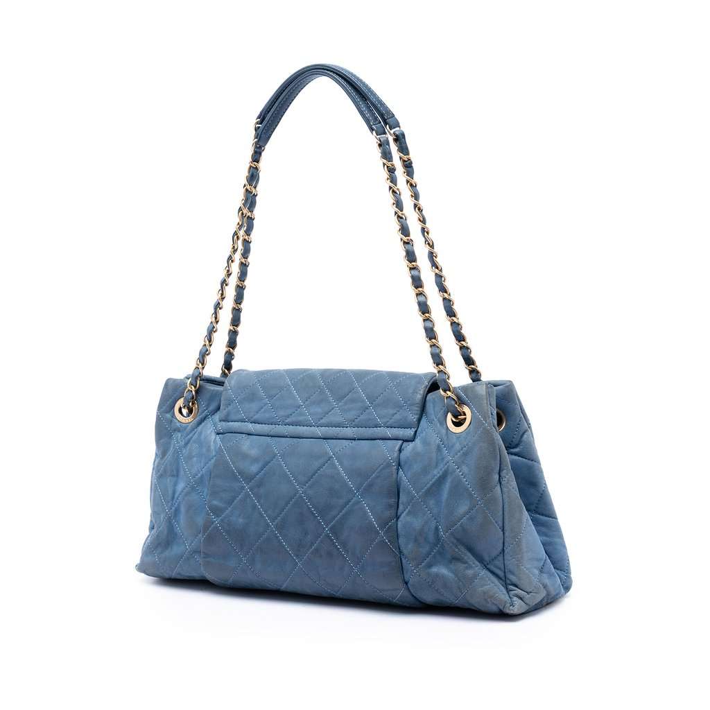 Chanel Medium Quilted Iridescent Calfskin Chic Quilt Accordion Flap Blue Leather Very good condition - Back View