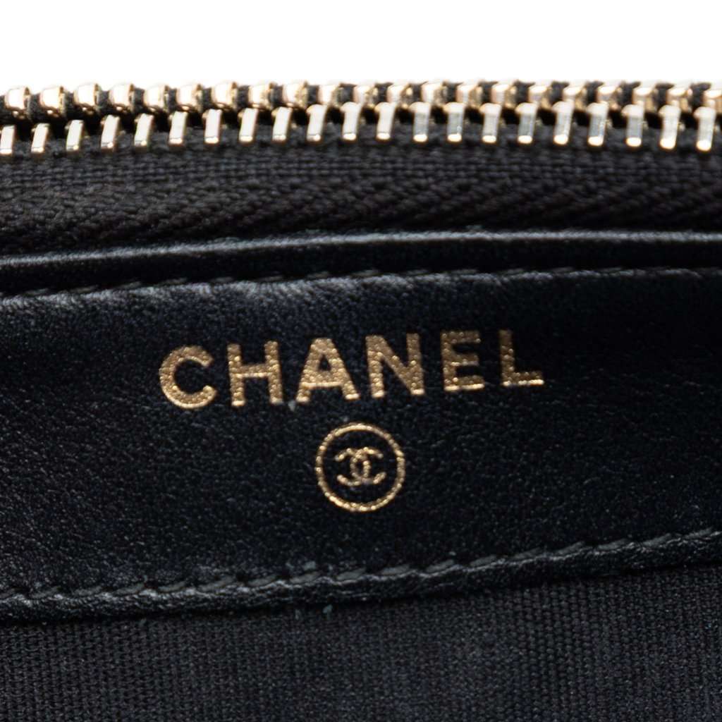 Chanel Caviar CC Filigree Clutch with Chain Black Leather Very good condition - Box View