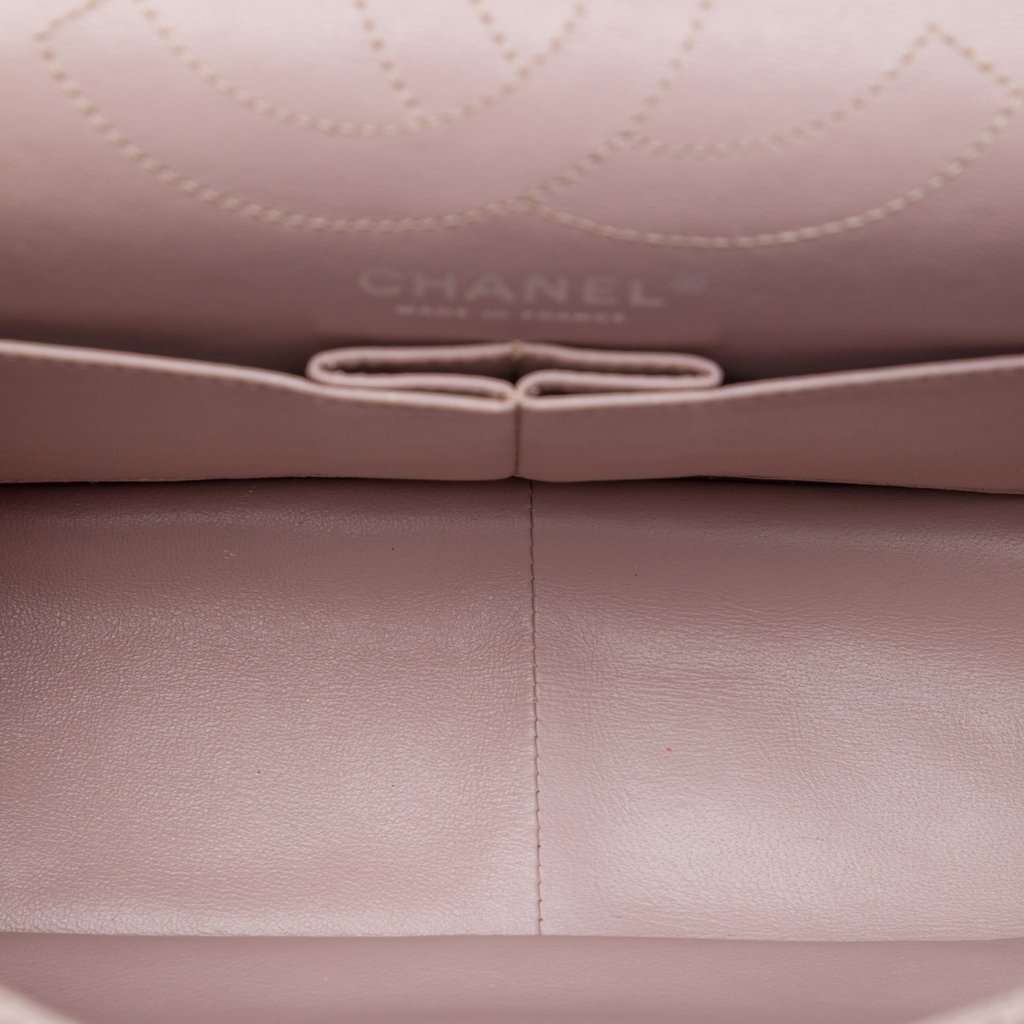 Chanel Quilted Suede Reissue 2.55 Double Flap 226 Pink Leather Very good condition - Model View