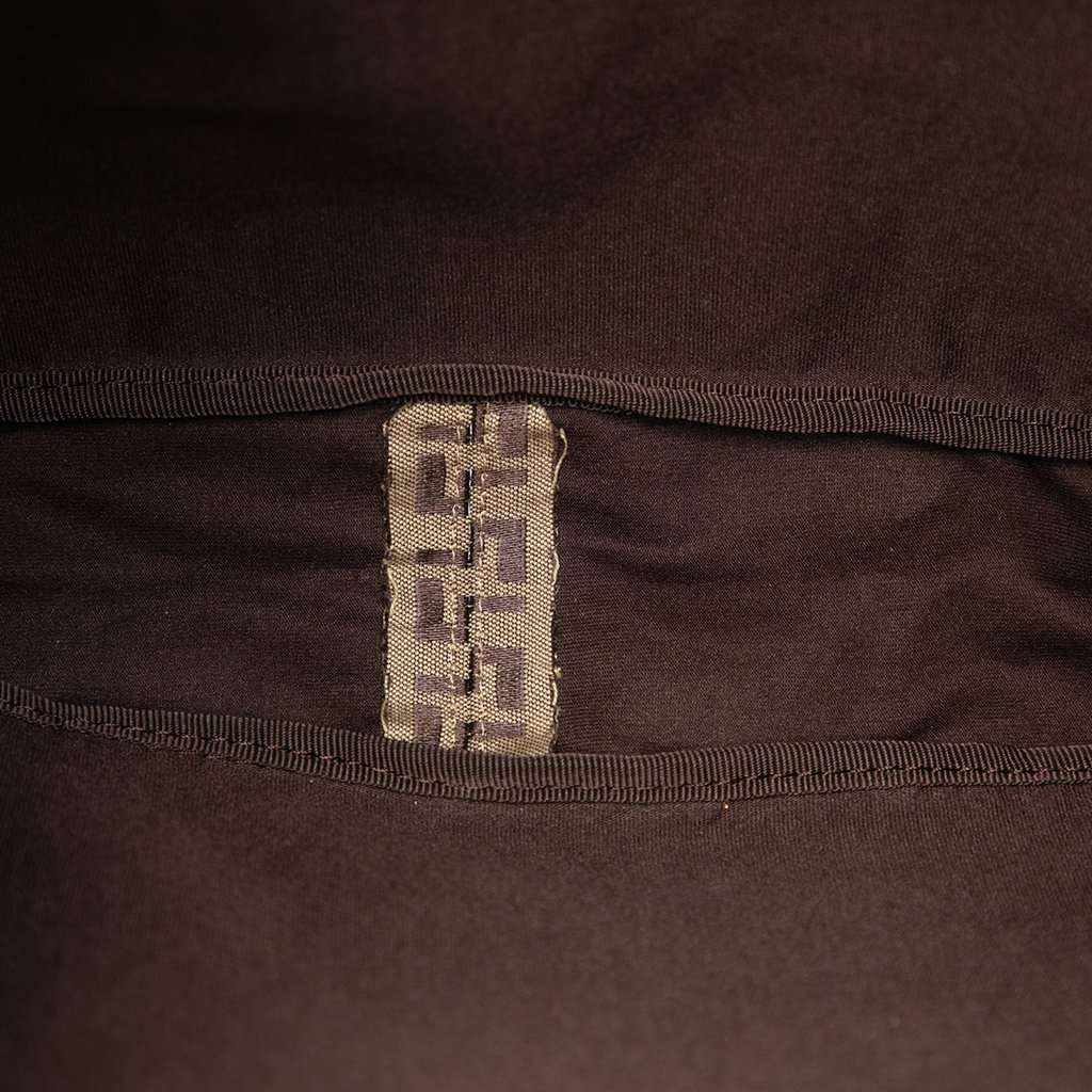 Fendi Zucchino Canvas Tote Beige Very good - Model View
