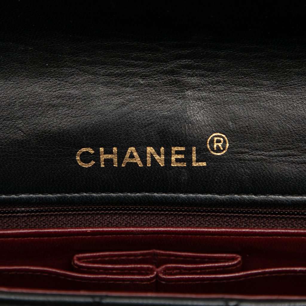 Chanel CC Quilted Lambskin Full Flap Black Leather Good condition - Box View