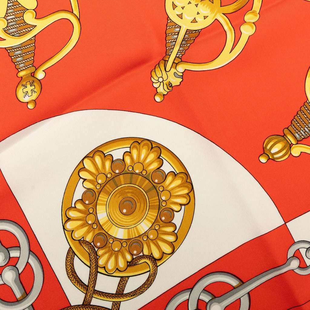 Hermès Cliquetis Silk Scarf 90 Red Very good - Model View