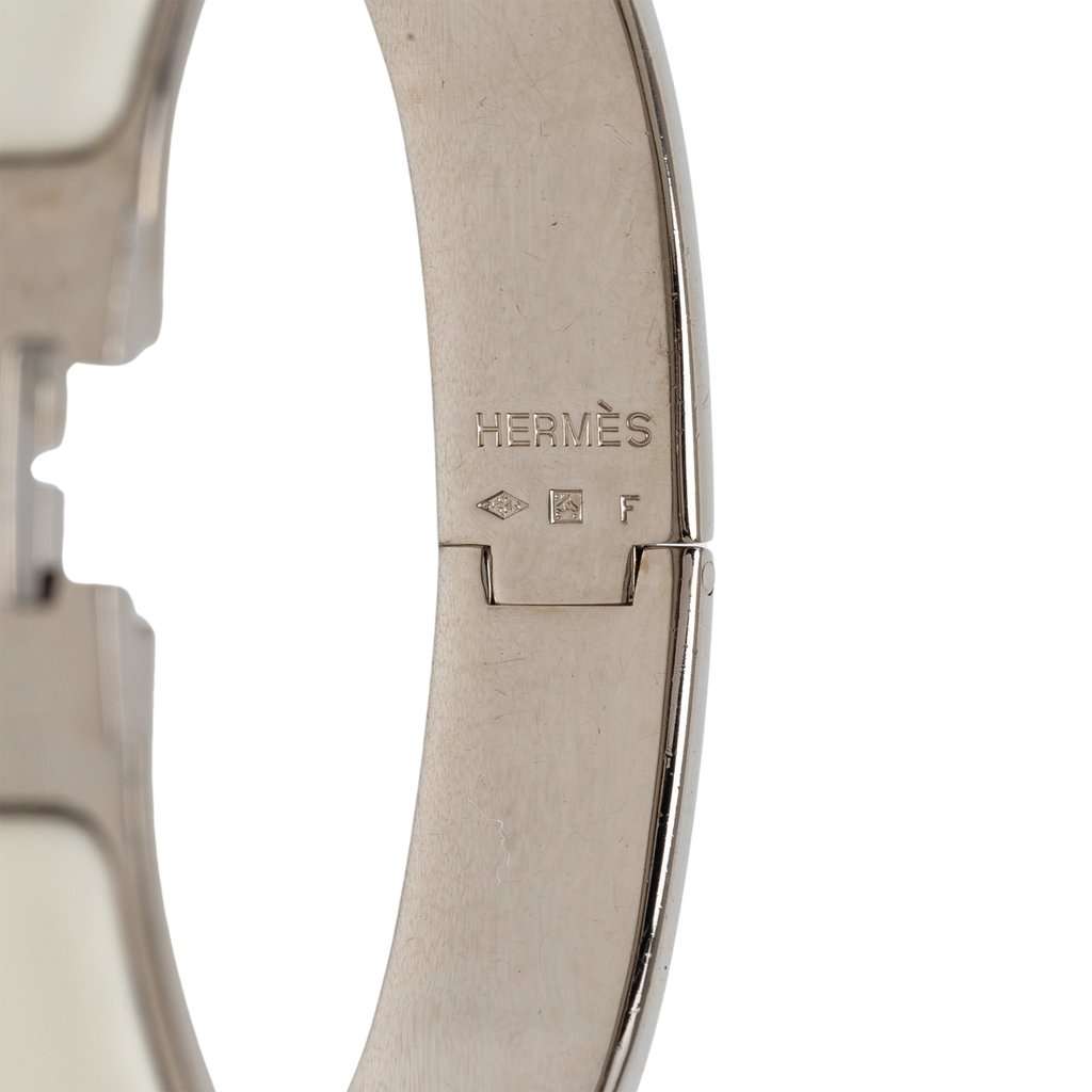 Hermès Narrow Enamel Clic H Bracelet PM White Very good - Model View