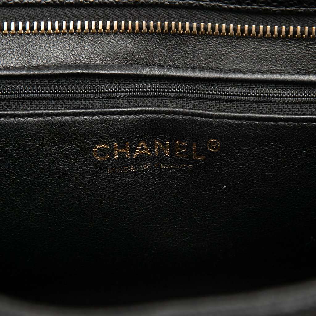 Chanel Caviar Medallion Tote Black Leather Very good condition - Box View
