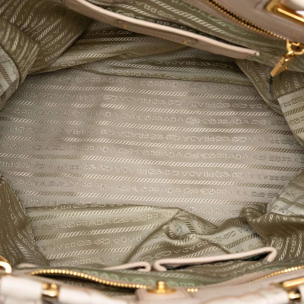 Prada Nappa Gaufre Satchel Brown Leather Very good condition - Model View
