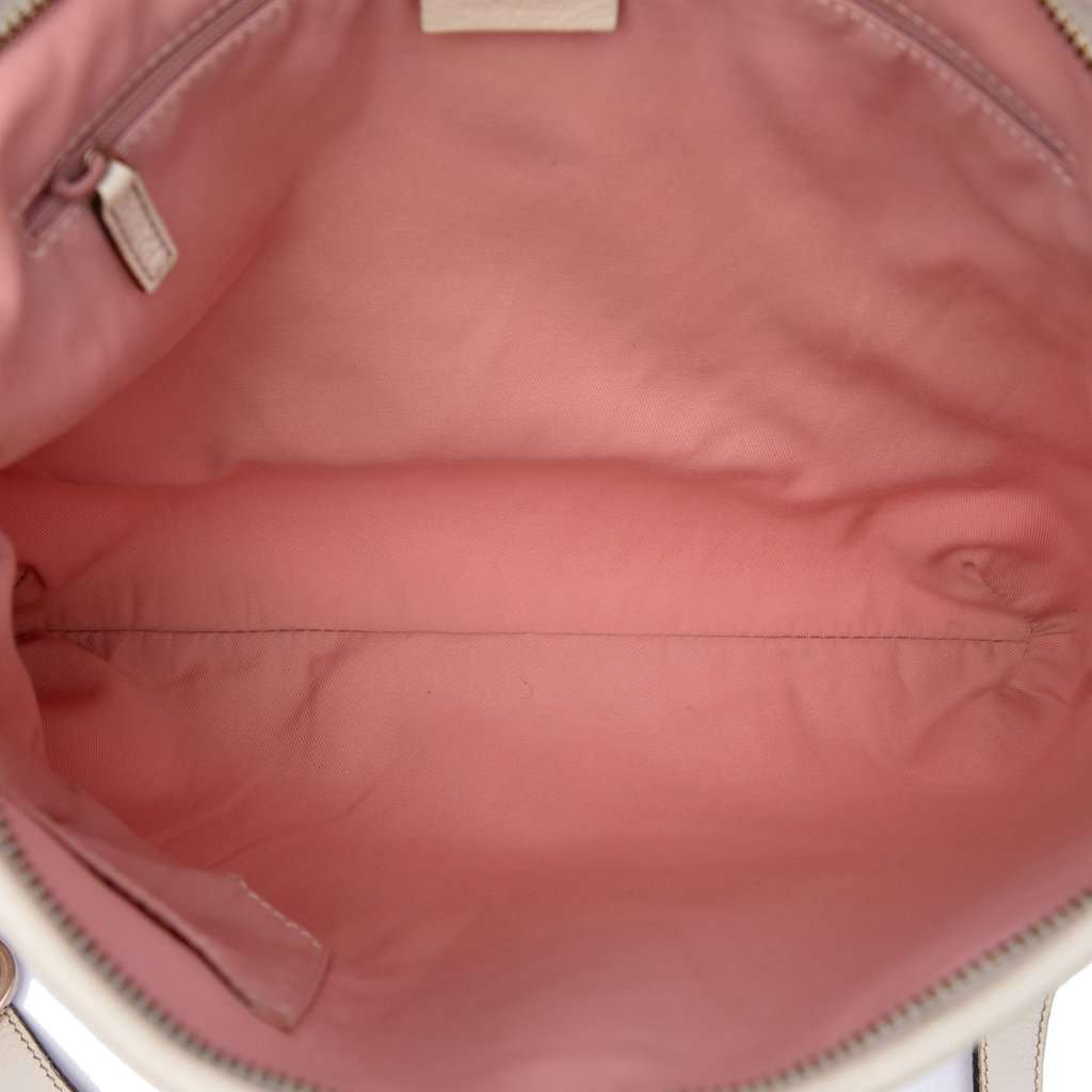 Gucci GG Canvas Abbey D Ring Crossbody Pink Very good - Model View
