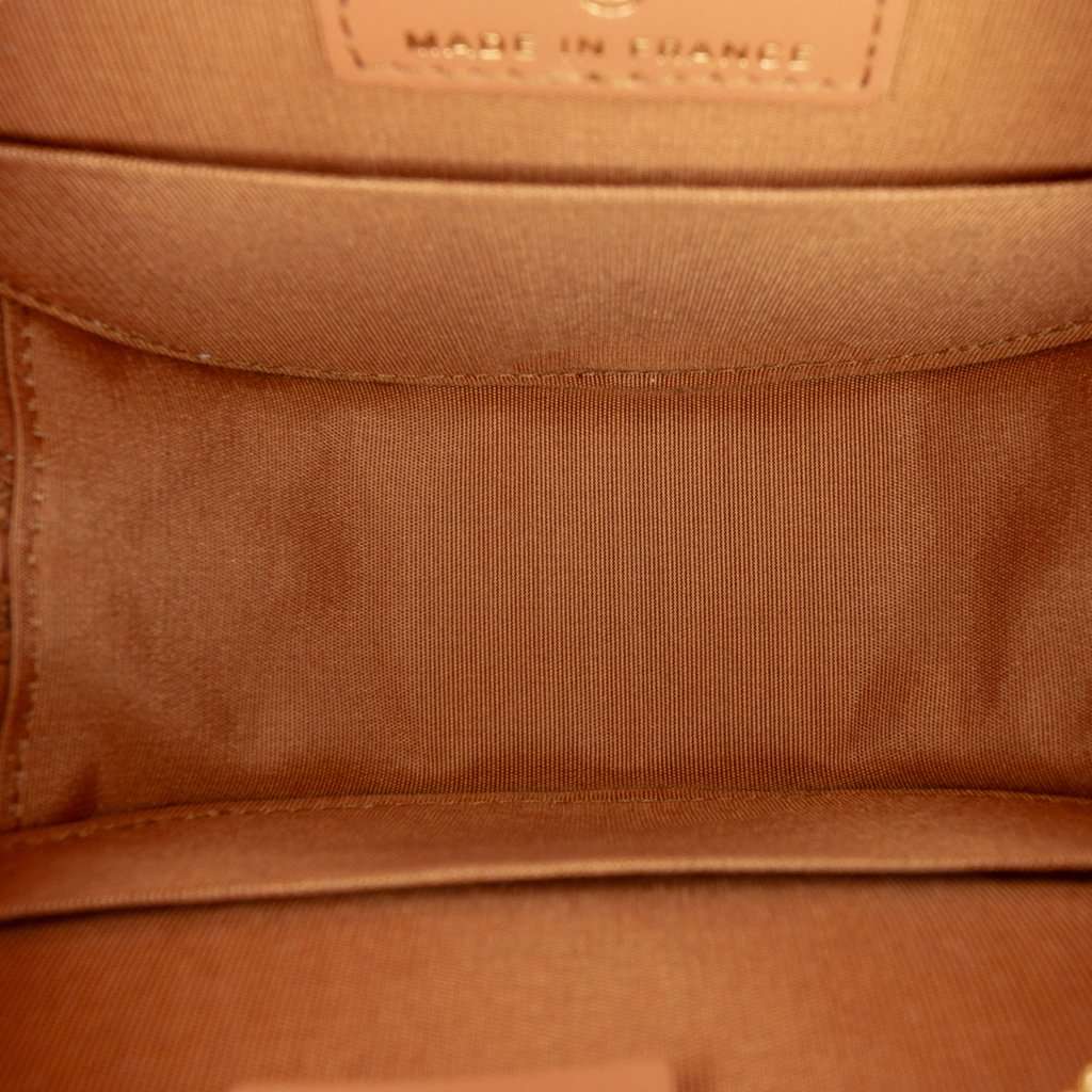 Chanel Mini Round 19 Clutch with Strap Brown Leather Very good condition - Model View