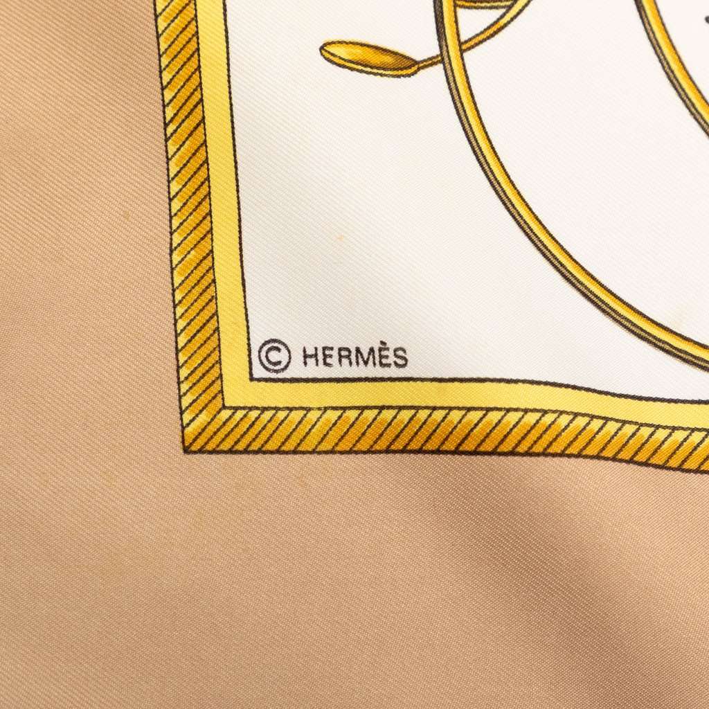 Hermès Les Voitures a Transformation Silk Scarf 90 White Very good condition - Back View