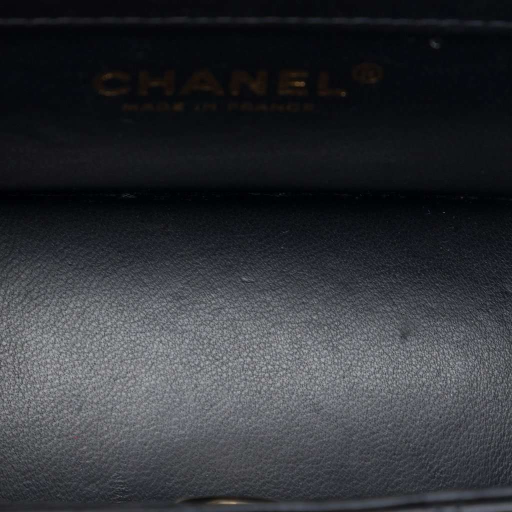 Chanel Micro CC Quilted Shiny Calfskin Single Flap Black Leather Very good - Model View