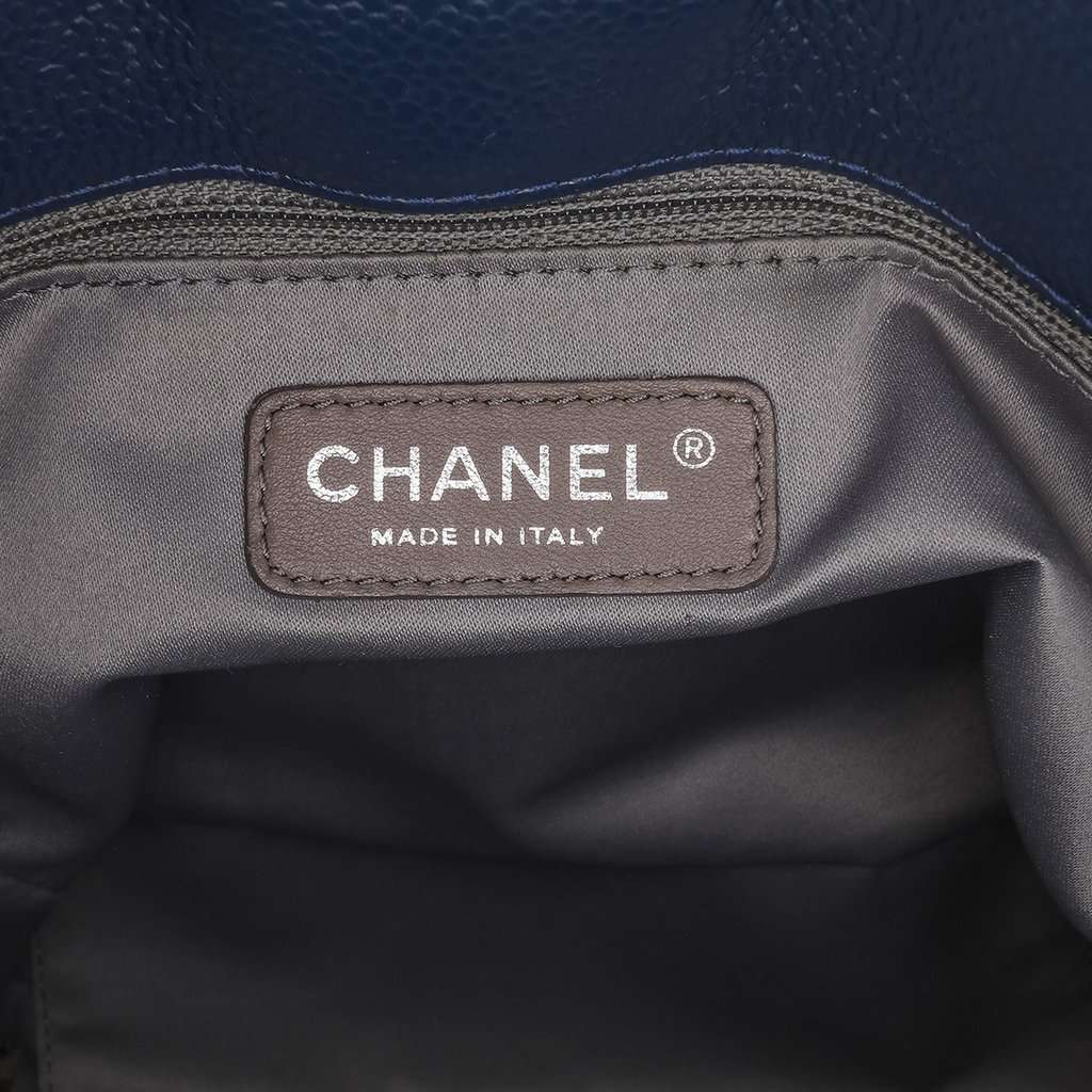 Chanel Caviar Petite Shopping Tote Blue Leather Very good condition - Box View
