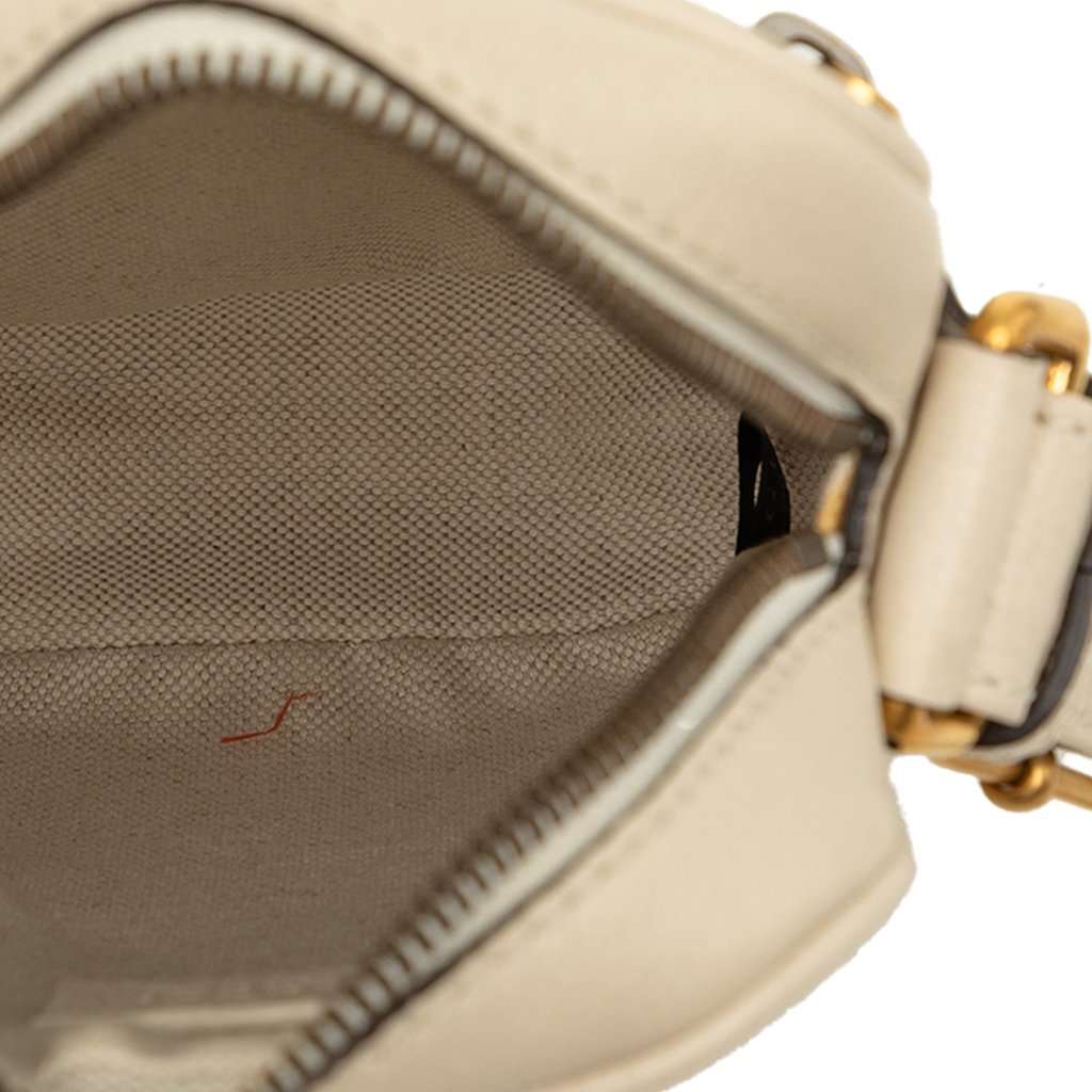 Gucci Mini Grained Calfskin Logo Crossbody White Leather Very good - Model View