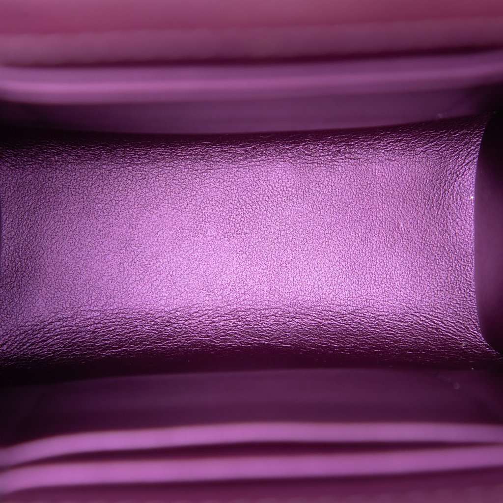 Chanel CC Quilted Iridescent Lambskin Phone Holder with Chain Purple Leather Very good condition - Model View