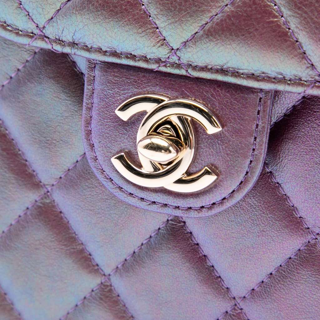 Chanel CC Quilted Iridescent Lambskin Phone Holder with Chain Purple Leather Very good condition - Box View