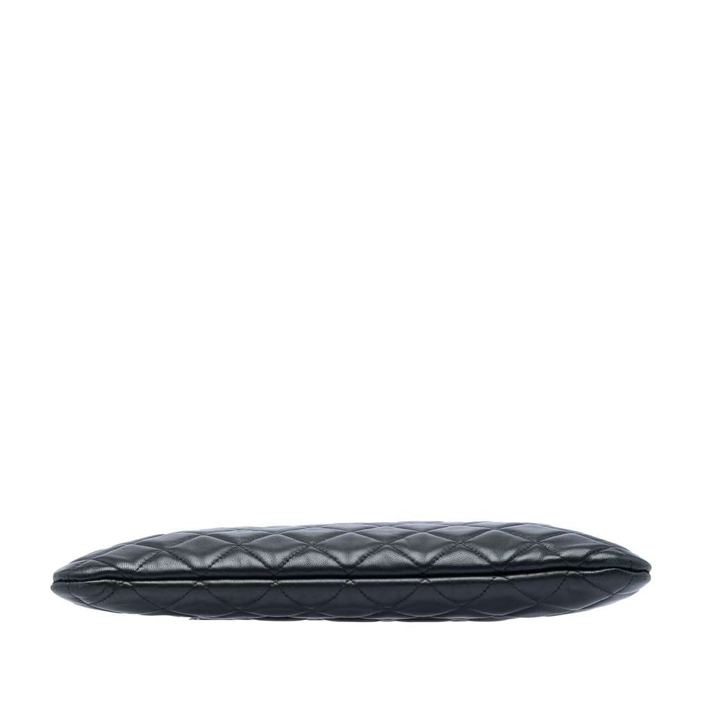 Chanel Medium Quilted Lambskin O Case Clutch Black Leather Very good - Inside View