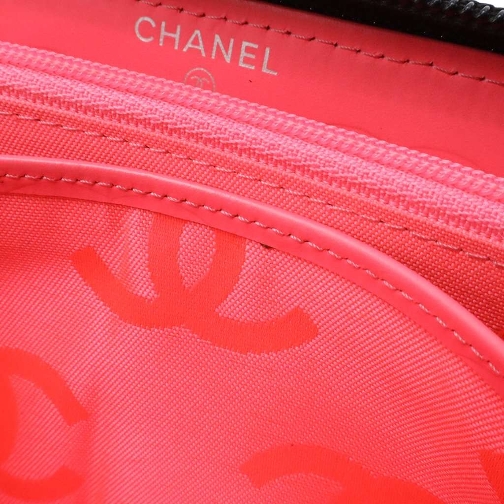 Chanel Quilted Lambskin Cambon Ligne Zippy Wallet Black Leather Very good - Model View