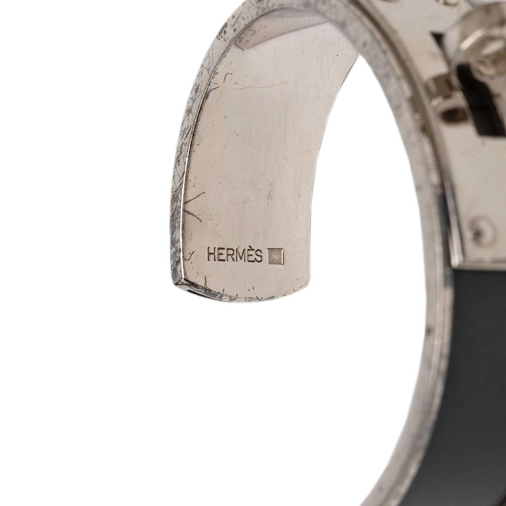 Hermès Leather and Palladium Plated Kelly Cuff Bracelet Black Leather Very good condition - Model View