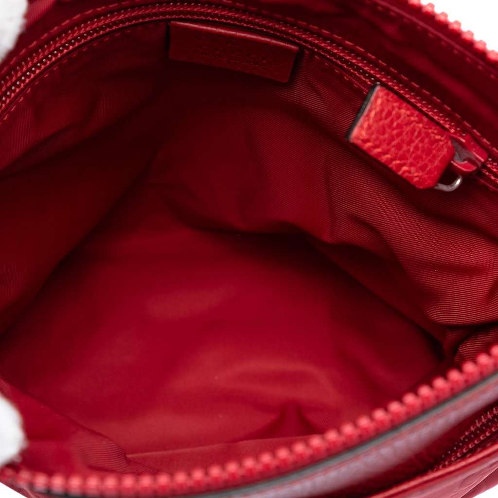 Gucci GG Nylon Crossbody Red Very good condition - Model View