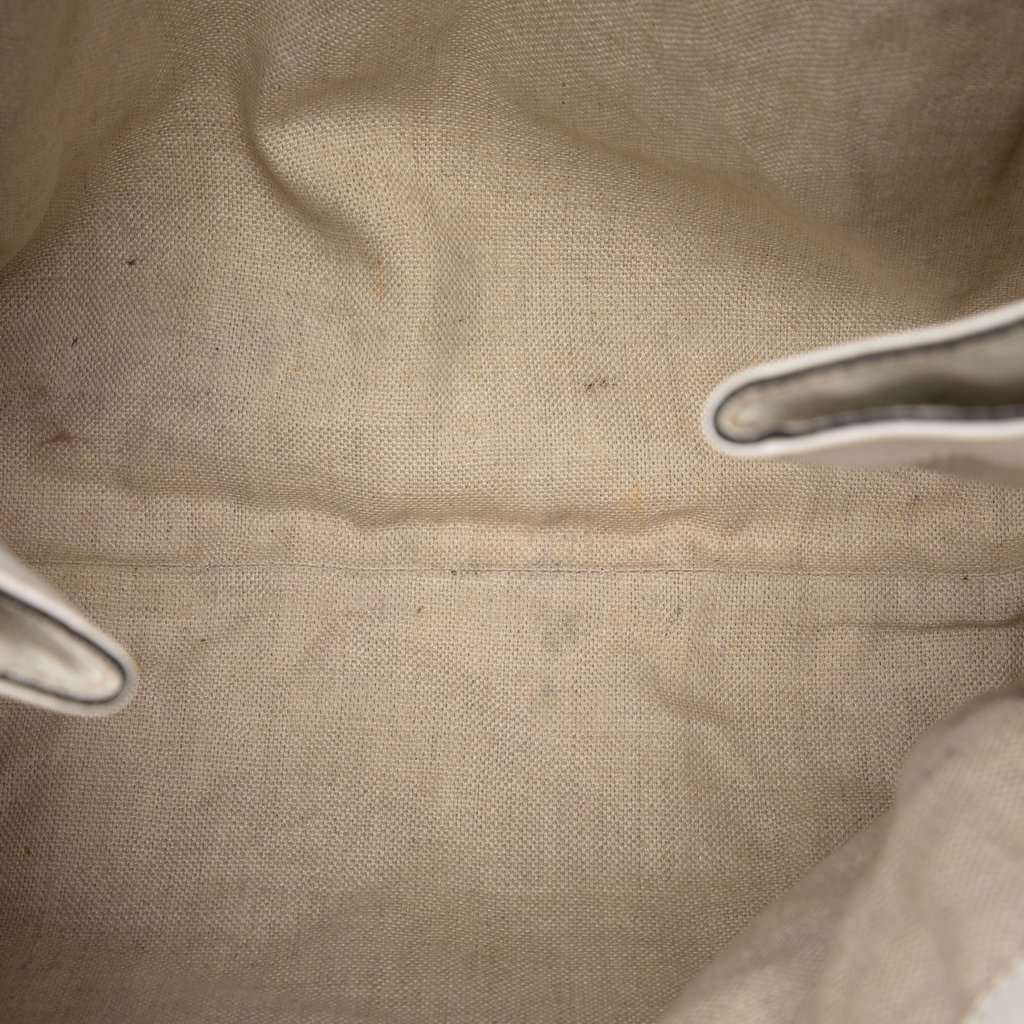 Gucci GG Canvas Icon Bit Zip Tote Beige Very good - Model View