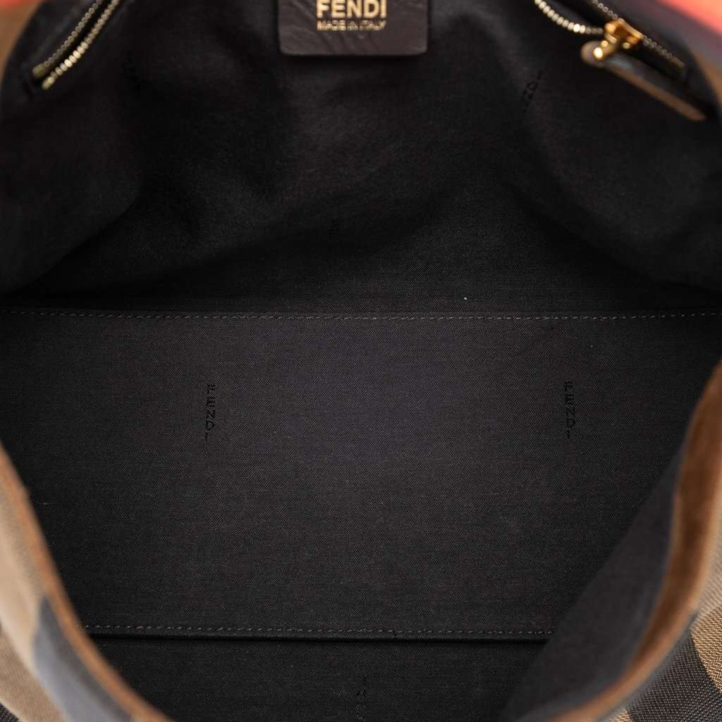 Fendi Pequin Canvas Shoulder Bag Brown Very good condition - Model View