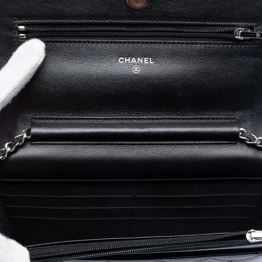 Chanel CC Bicolor Quilted Patent Wallet on Chain Pink Leather Never worn, with tag - Model View