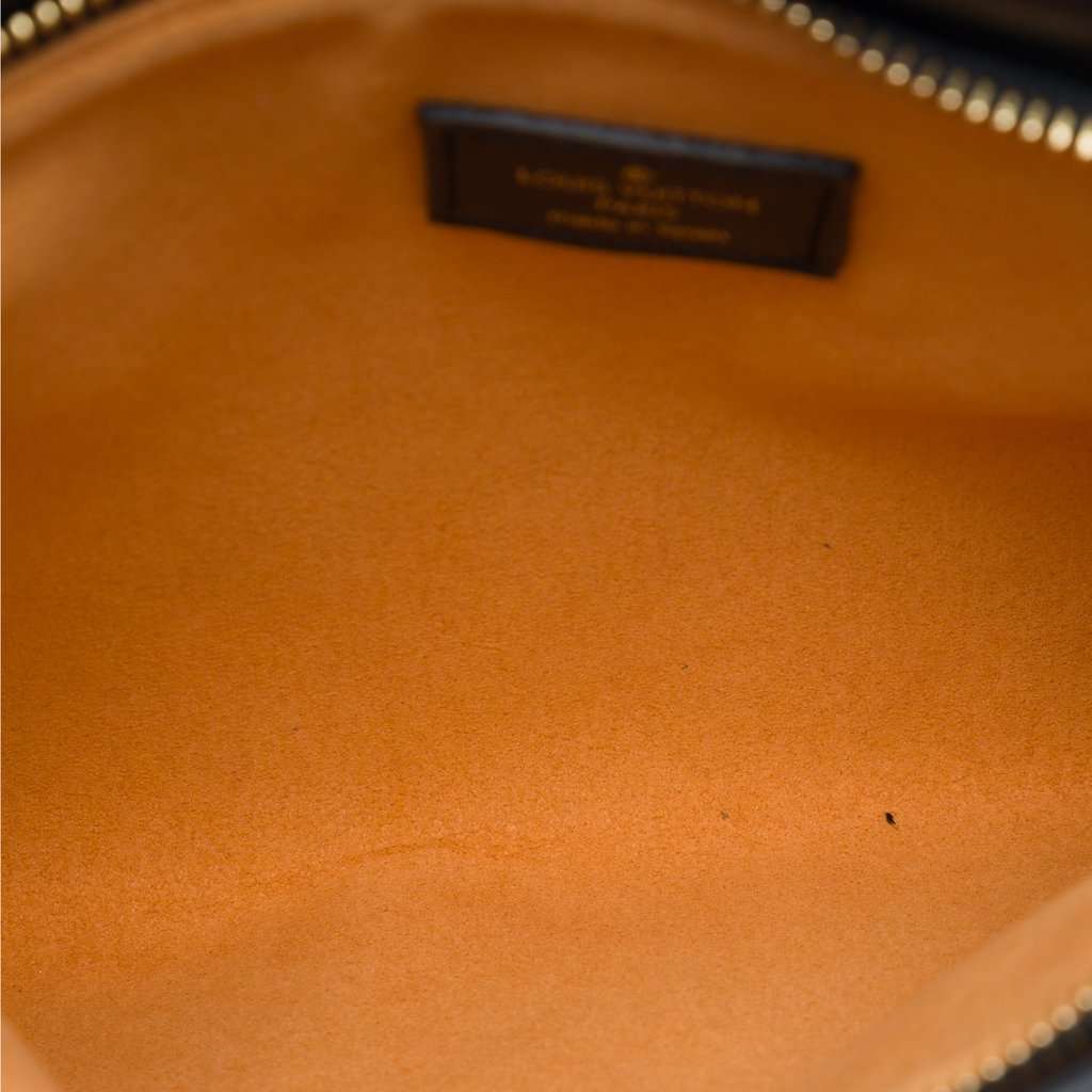 Louis Vuitton Monogram Pochette Tuileries Black Very good - Model View