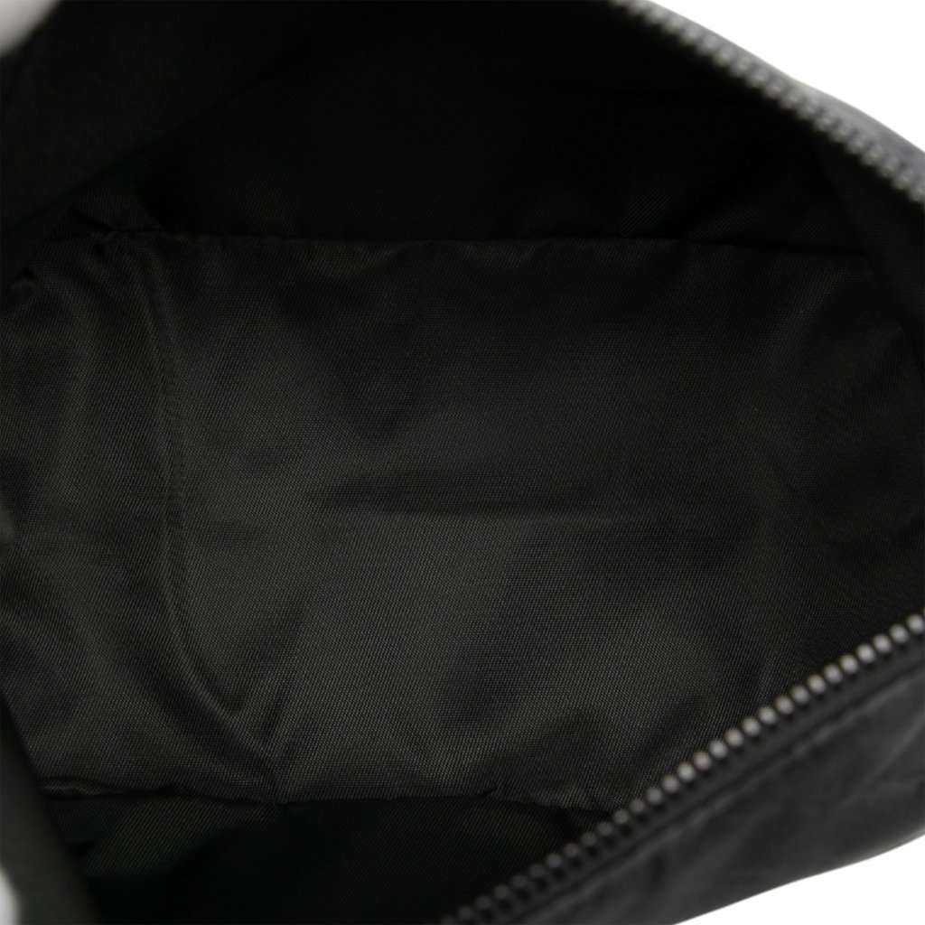 Bottega Veneta Nylon Intrecciomirage Pouch Black Very good - Model View