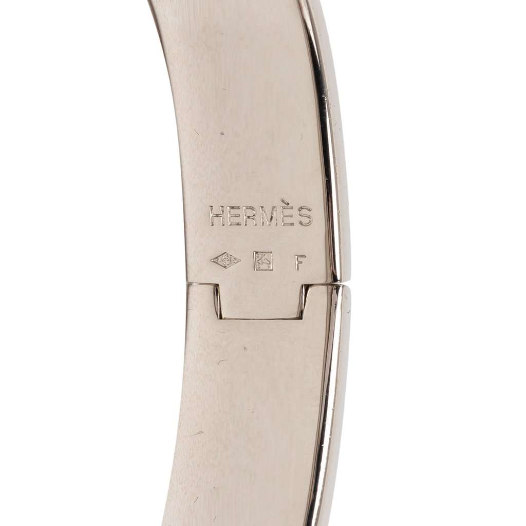 Hermès Narrow Enamel Clic H Bracelet PM White Very good - Model View