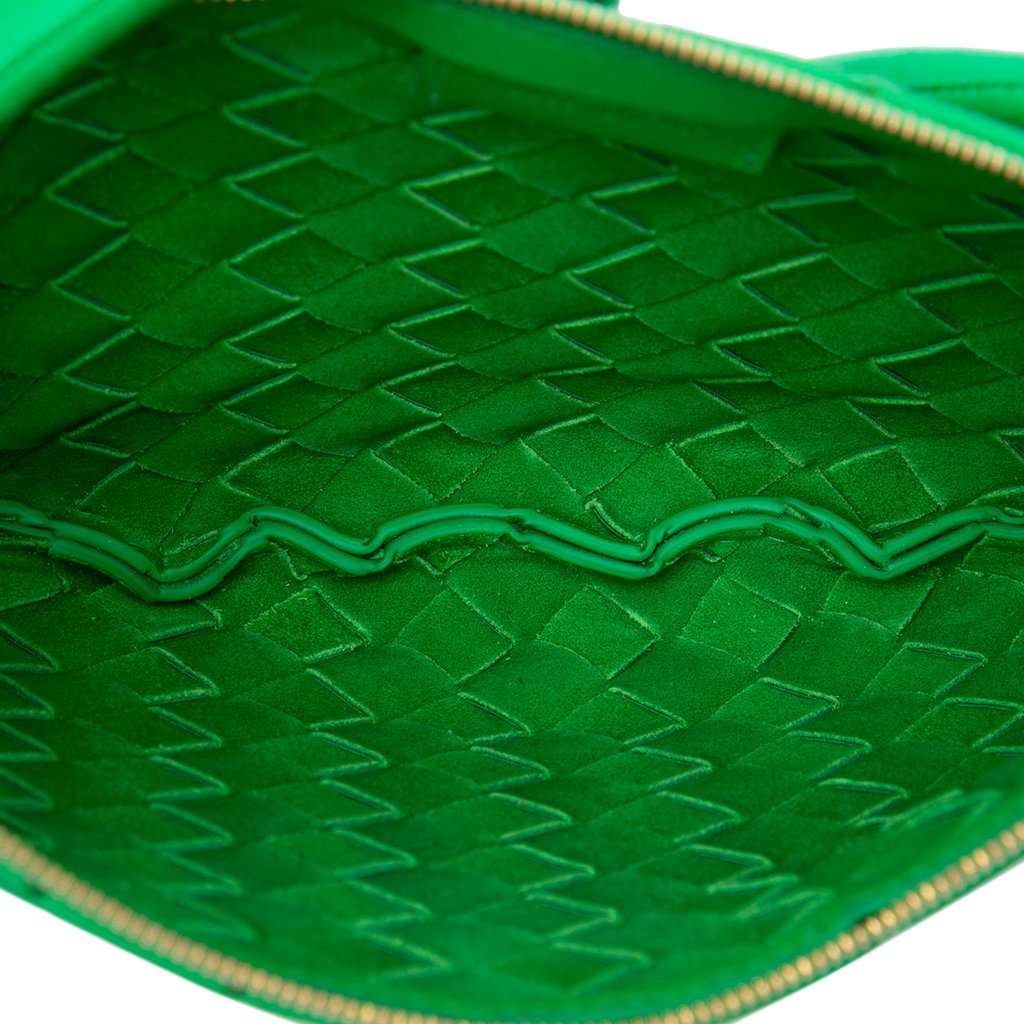 Bottega Veneta Small Lambskin Intrecciato Turn Pouch Green Leather Very good - Model View