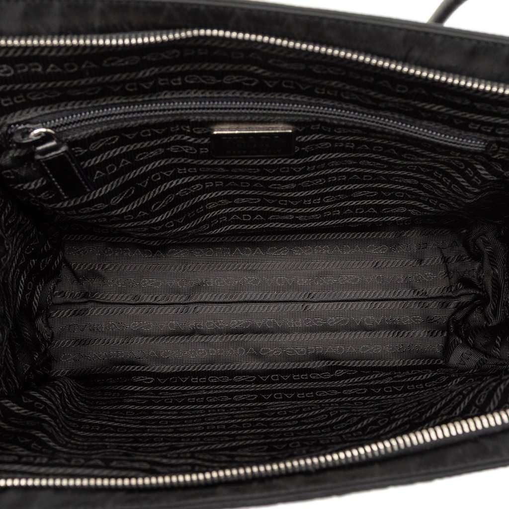 Prada Tessuto Tote Black Very good condition - Model View