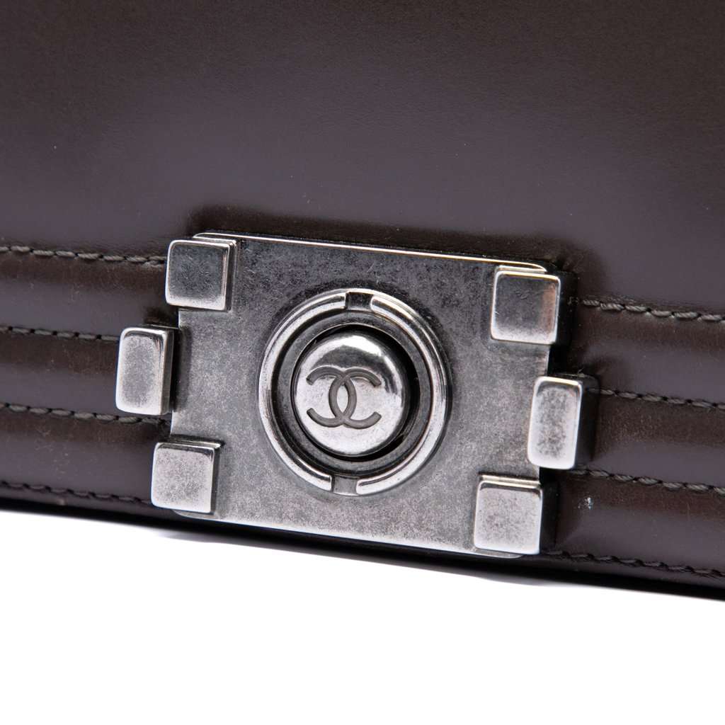 Chanel Large Glazed Calfskin Boy Flap Brown Leather Very good - Box View
