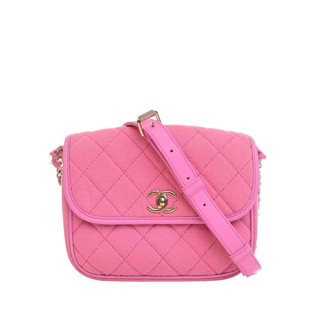 Chanel Small CC Quilted Denim Messenger Flap Pink Very good condition - Front View