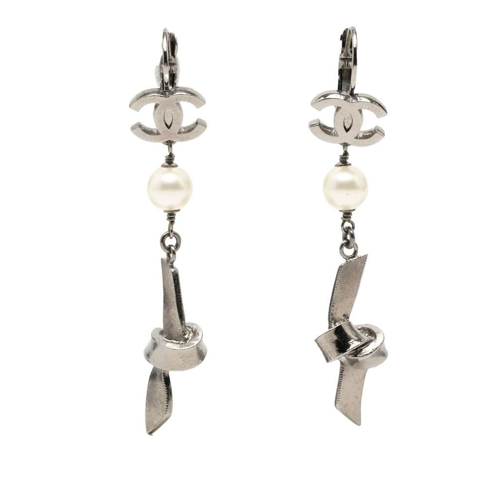 Chanel CC Brass Plated Faux Pearl Ribbon Knot Dangle Earrings Silver Metal Very good condition - Front View